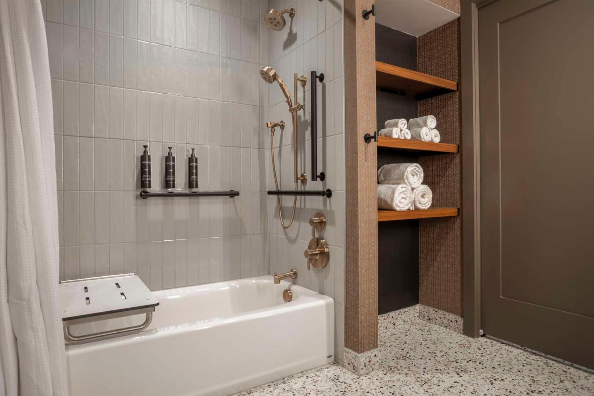 Hotel Nickel Plate Fishers, Tapestry Collection By Hilton エクステリア 写真